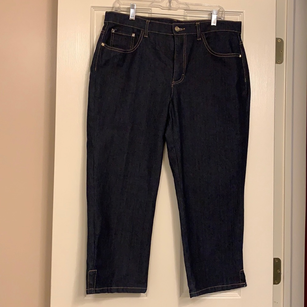 NWOT Jaclyn Smith jean Capris